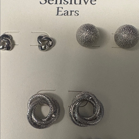 Silver Earring Set - Picture 4 of 6